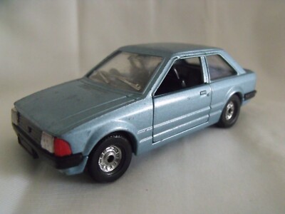 ref A10 - 1/36 - CORGI - FORD ESCORT 1.3 GL
