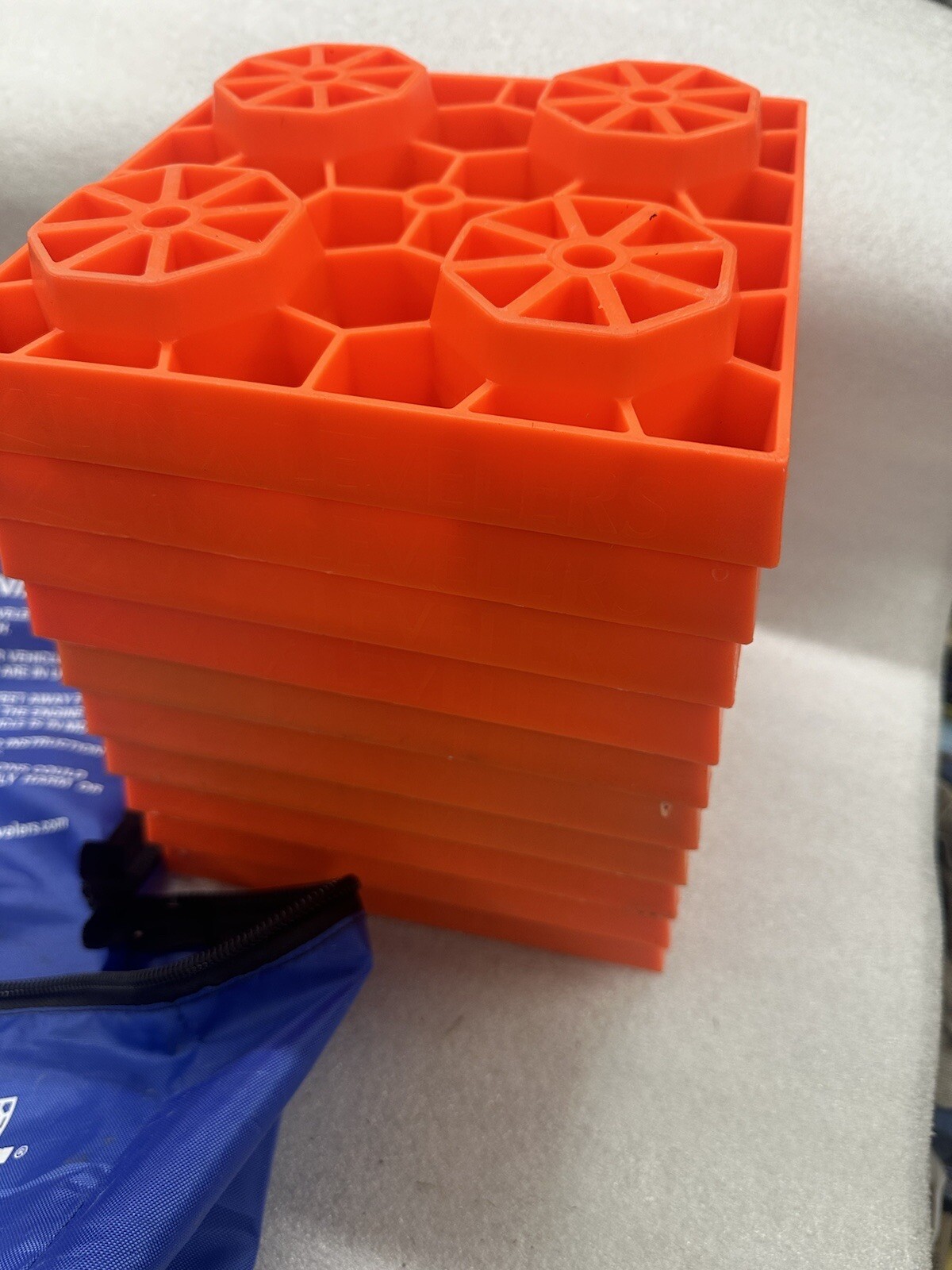 Lynx RV interlocking Levelers / Leveling Blocks w/ Nylon Storage Case