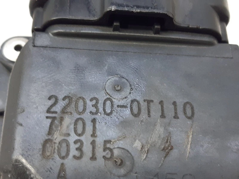 220300T110 caja de mariposa para TOYOTA AURIS TOURING SPORTS (E18) 2013 7382159 - Imagen 3 de 4