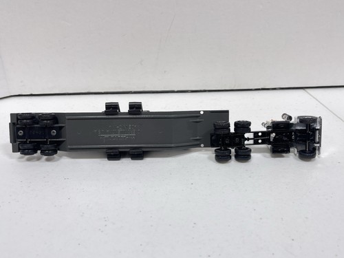 1/64 Case IH 2594 Equipment Hauling Set with Mack Semi - Picture 11 of 16
