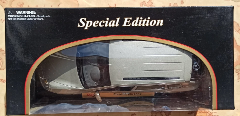 MAISTO Porsche Cayenne Grigia - Special Edition 2008 - Modellino 1:18 Cod. 31675 - Immagine 2 di 4