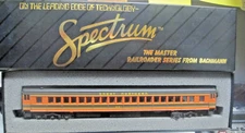 HO Scale Spectrum Great Northern Coach Car #961 Bachmann Train