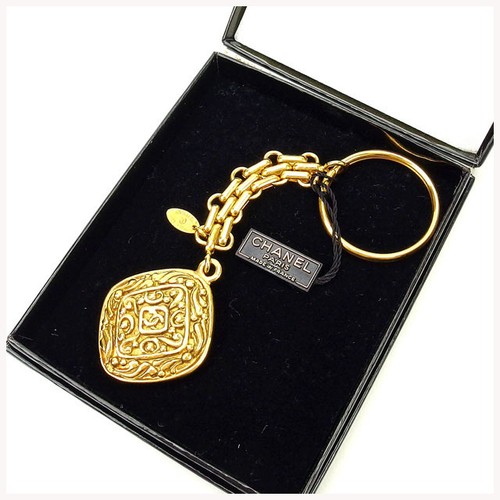 Chanel key ring Key holder COCO Gold Woman Authentic Used Y1832 - Picture 1 of 5