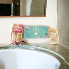 Beauty care facials spa treatment Fizzles Moisture Gel Masks Shea Socks Lot 4new