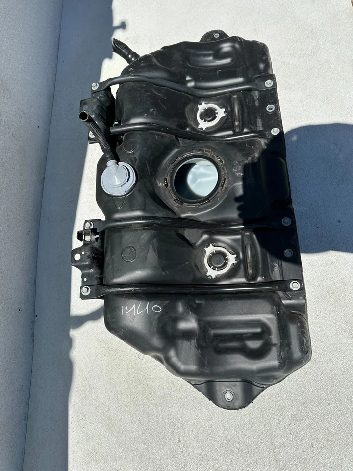 Honda Insight 2019 2020 2021 tanque de gasolina 17500-TXM-A04 OEM Foto 4 de 4