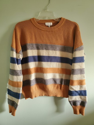Acoa Sweater Size Medium