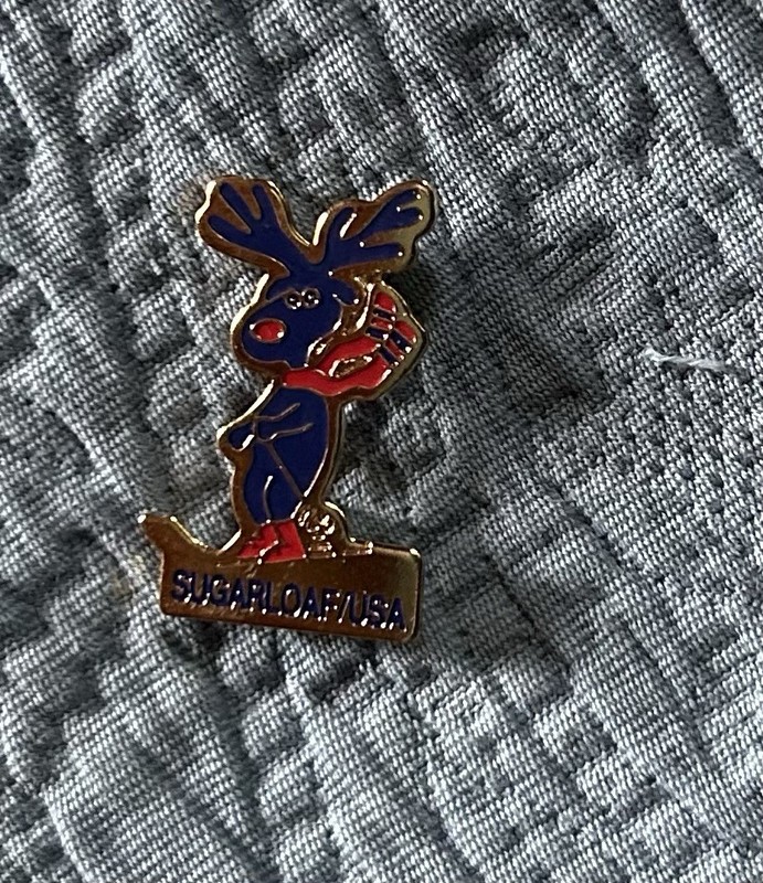 "SUGARLOAF / usa"  AMOS  Skiing Pin...