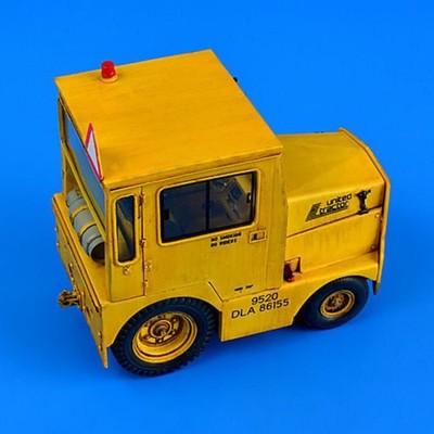 UNITED Tractor GC-340-4 A9 Cab-LPG / 1:32 - Aerobonus320050