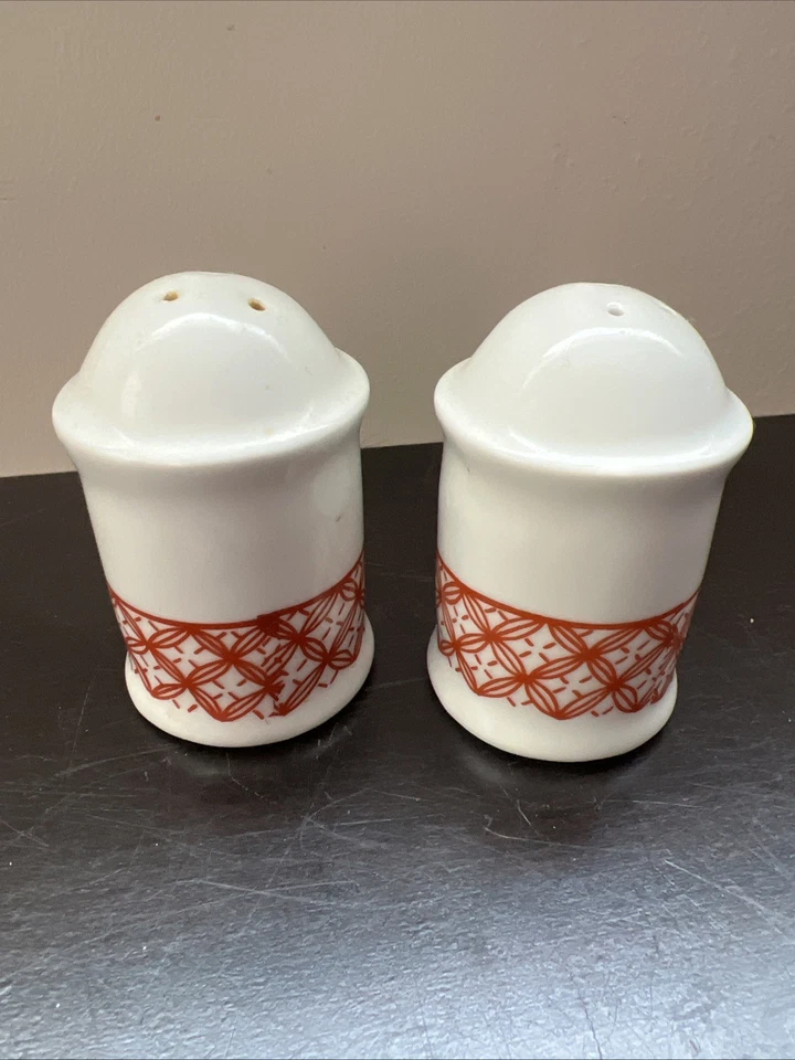 PORCELAINE DUMAS LIMOGES White Red Salt & Pepper Shakers Set France Sel Poivre - Image 4 of 4