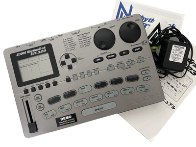 ZOOM RT-323 Silber Elektronisches Schlagzeug Maschine mit Netzteil getestet...