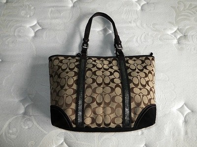 NEW COACH SIGNATURE KHAKI C DK BROWN SUEDE MEDIUM BEADED