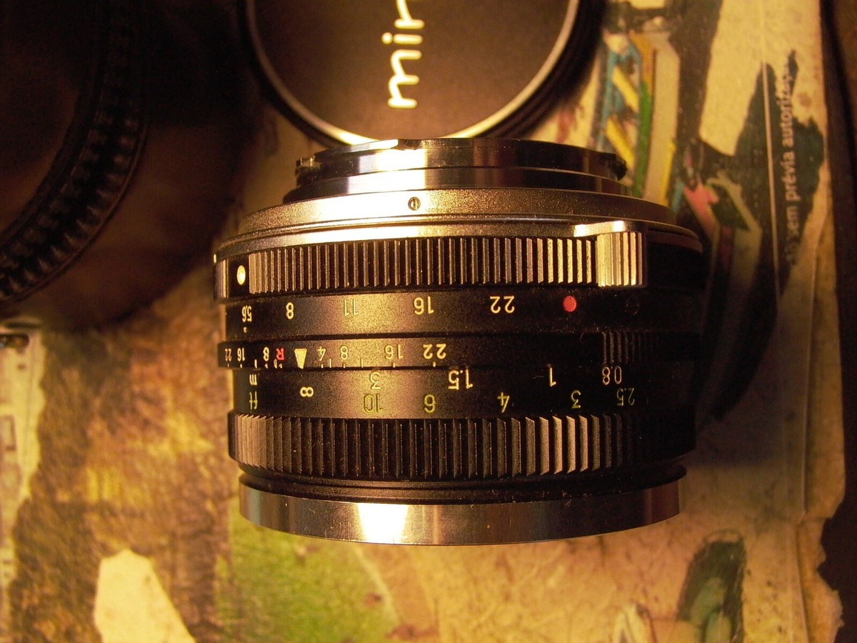 Minolta W Rokkor QE 35mm f/4 SR mount Preset lens for