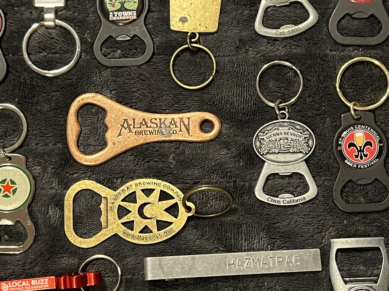 VINTAGE LOT OF 45 BEER COMPANY LOGO BOTTLE OPENERS KEYCHAINS KEY CHAINS