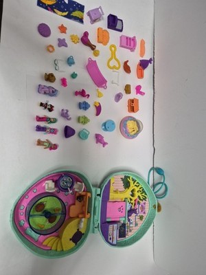 Polly Pocket Hedgehog Compact and All These Little Pieces Figures & Minnie Mouse