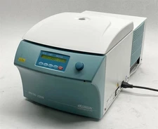 Hettich Mikro 220R 2205-01 Refrigerated Centrifuge w/ 1015 Fixed-Angle Rotor