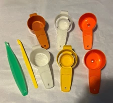 6 Vtg Tupperware Gadgets Egg Separators Strainer Funnel Plus Bonus