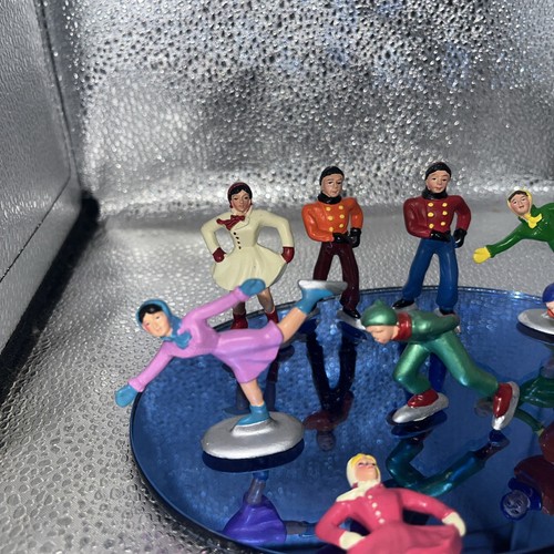 Vintage Lead Ice Skaters Lot Of 8 Colorful Heavy Figurines NOT Barclay - Picture 2 of 5
