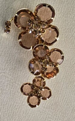 Vintage signed KRAMER AUSTRIA BROOCH PIN JEWELRY Light Brown Sparkler 