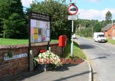 PHOTO  STANFORD LANE COTES A SMALL VILLAGE CLOSE TO LOUGHBOROUGH IN LEICESTERSHI