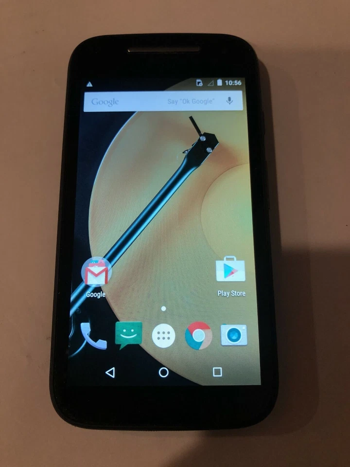 Smartphone Motorola MOTO E (2ª Generación.) - 8GB - Negro (Boost Mobile) Foto 2 de 4