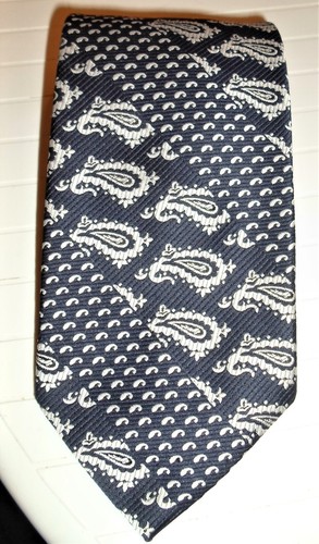 Vtg Christian Dior Navy Blu \u0026 White Paisley Polyester Tie 4-1/2\