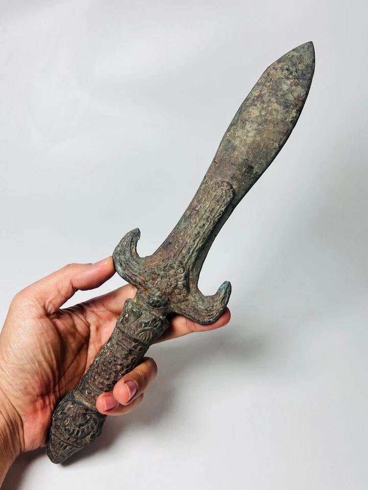 Antiguo Khmer Bronce Guerrero Angkor Wat Camboya Rey Espada Daga Bayón Amuleto Foto 3 de 4