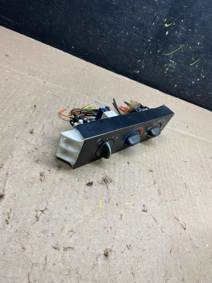 GMC Chevrolet Astro Express 2001-2007 control de clima aire acondicionado U4722 DG Foto 2 de 4