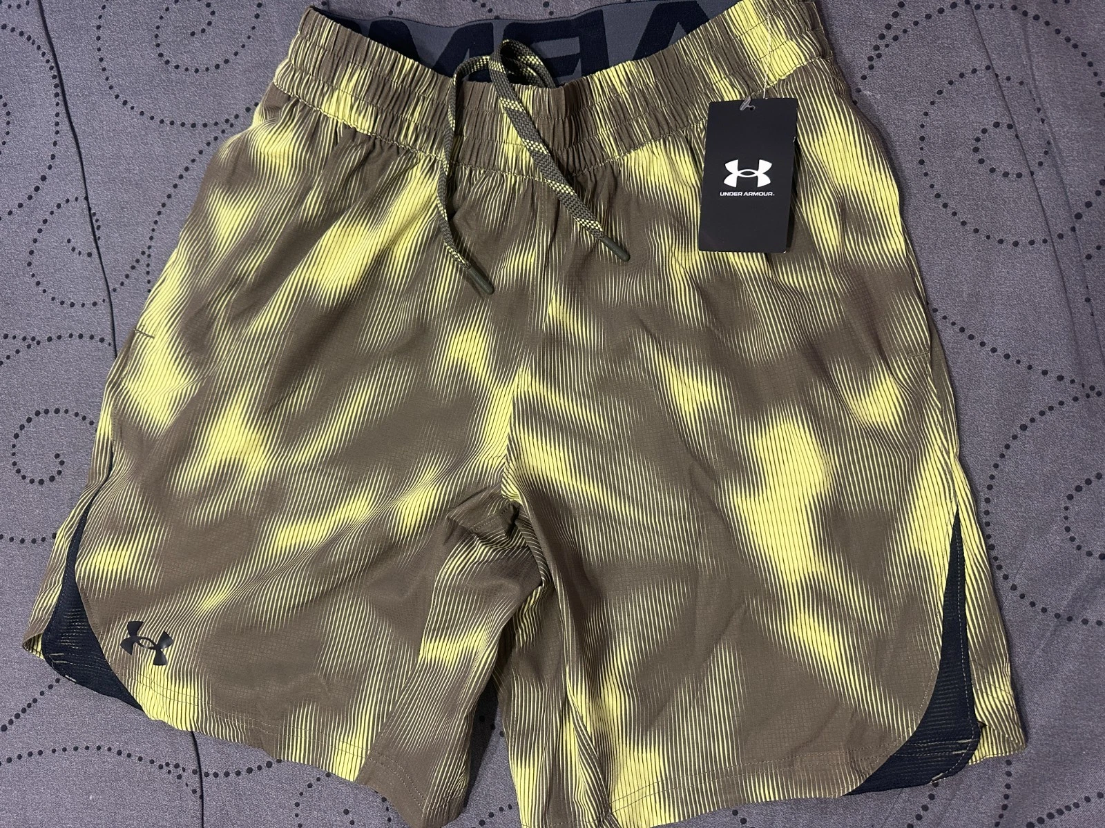 UNDER ARMOUR ELEVATED WOVEN FITTED #391 DEEP OLIVE GREEN SHORTS SIZE M MEN $50