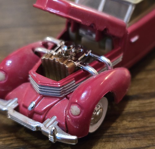 3" Racing Champions 1/64 1937 Cord Phaeton Sedan 812 Red w/ Tan Removable Roof - Picture 4 of 9