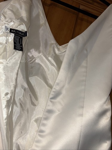 Abito da sposa taglia 16 avorio JS boutique look raso scollo a V davanti e dietro 60 L - Foto 14 di 16