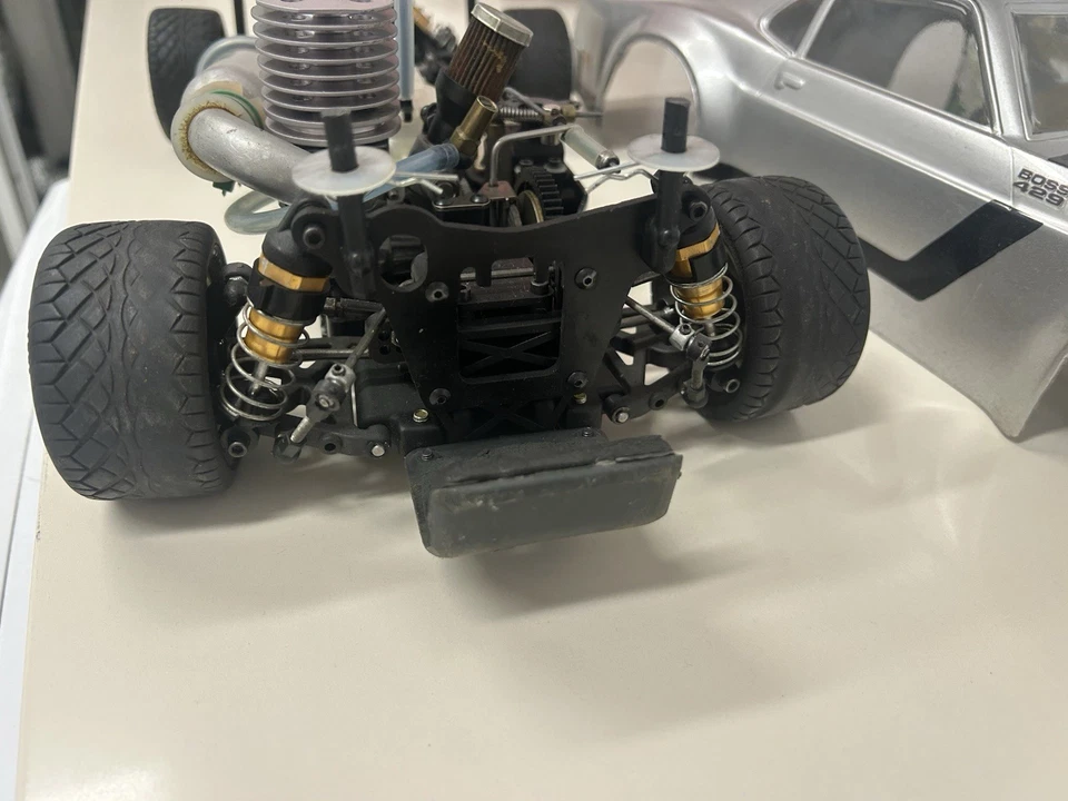 Vintage Team Associated RC10DS Nitro 1/10 Touring Car – Used, Untested - Image 4 of 4