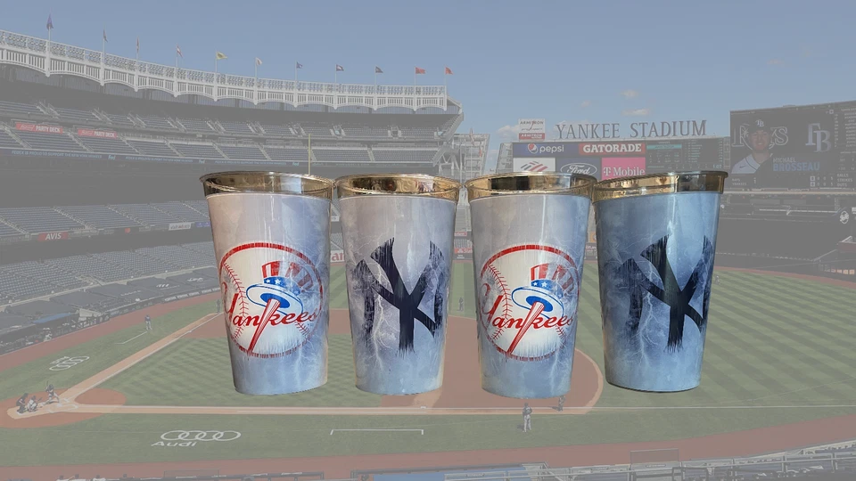 Paquete de 4 tazas de refresco de recuerdo coleccionables de 32 oz de los Yankees de Nueva York - Yankee Stadium - 2025 12 z