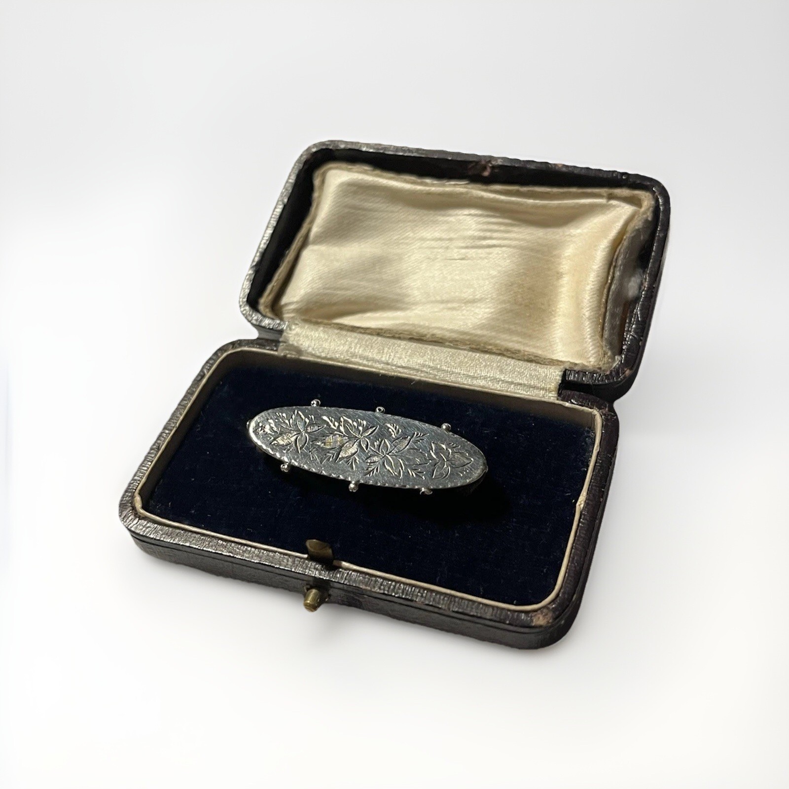 ANTIQUE Solid  Sterling Silver Hallmarked Victori… - image 1