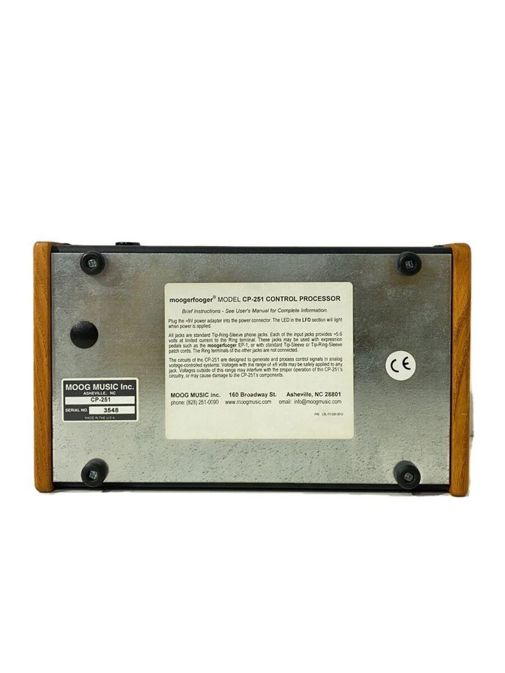 Procesador de control sintetizador MOOG CP-251 con adaptador de corriente usado Foto 2 de 4