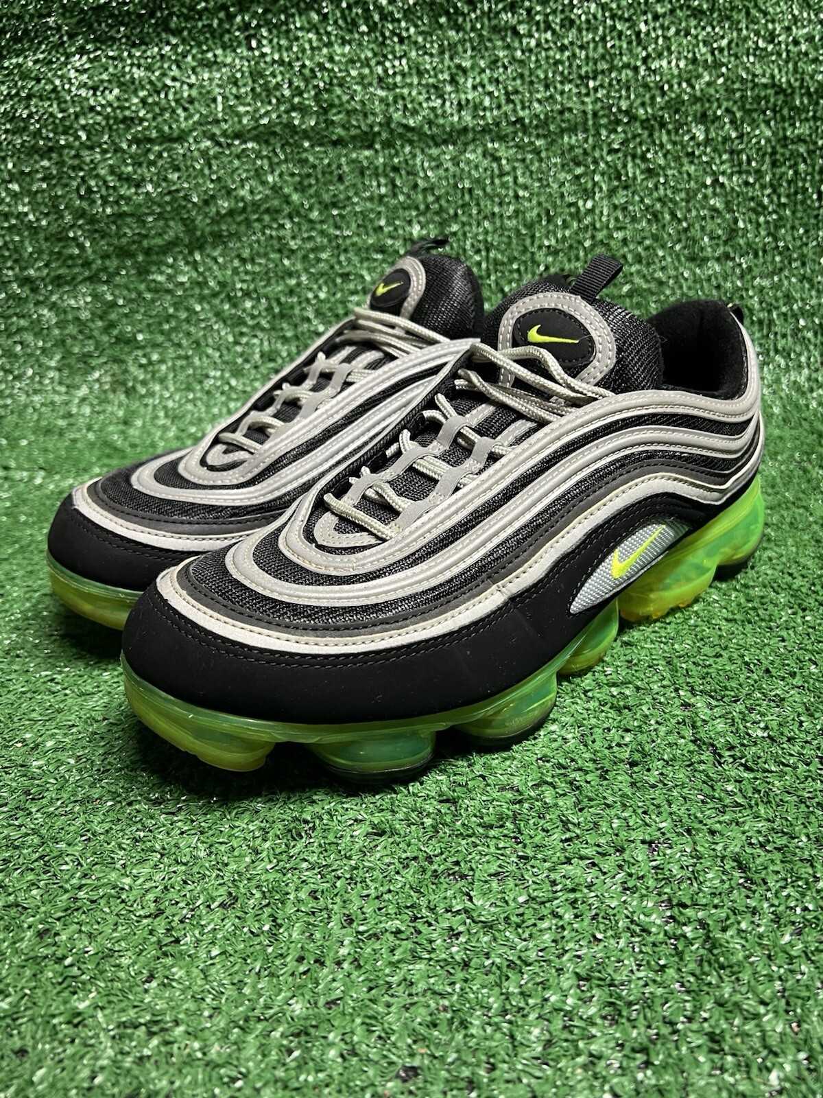 Nike Air Vapormax 97 Size 11 Black Volt Neon Metallic Silver AJ7291-001