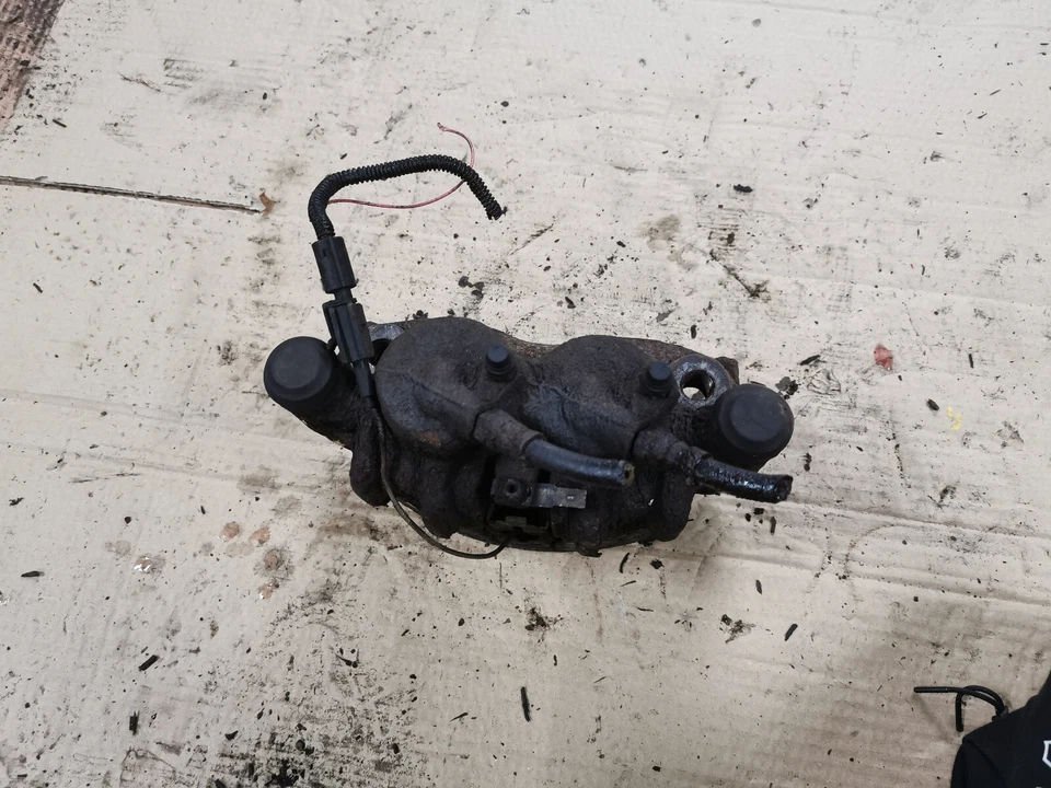 Pinza de freno delantero Fiat Ducato 2004 2,3 diésel n/s/f lado izquierdo del pasajero Foto 3 de 4