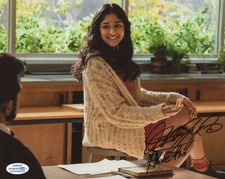 Maitreyi Ramakrishnan Never Have I Ever Autographed Signed 8x10 Photo ACOA
