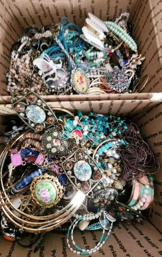 3 Pounds Jewelry Costume Vintage Mix LBS  necklaces bracelets pins rings etc lbs
