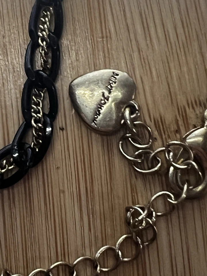 Colar Berloques Perfume Torre Eiffel Pérola Betsey Johnson Raro - Imagem 3 de 4