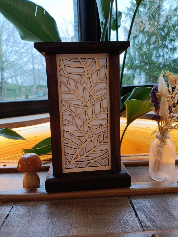 Lampe artisanale en bois • Lanterne décorative feuilles • Lumière LED chaude... - Photo 2/4