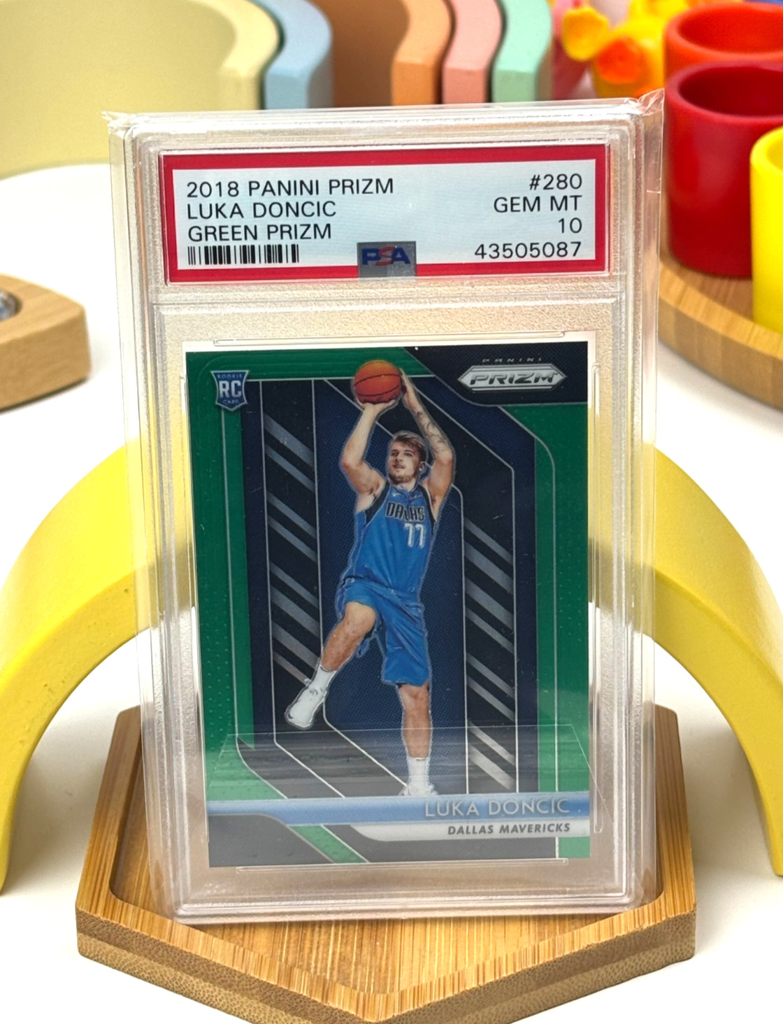 2018-19 Panini Prizm Luka Doncic Green Prizm Rookie #280 PSA 10 Gem Mint