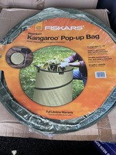 Contenedor de jardinería plegable resistente al moho Fiskars Pop-Up Kangaroo 30 galones