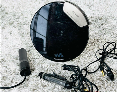 SONY D-NE820 (2004) Walkman Portable CD player Black w/Remote