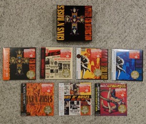 超レア:コレクターアイテムGuns N' Roses BOX Watch 18-Minute Guns N' Roses Box Set Opening Video