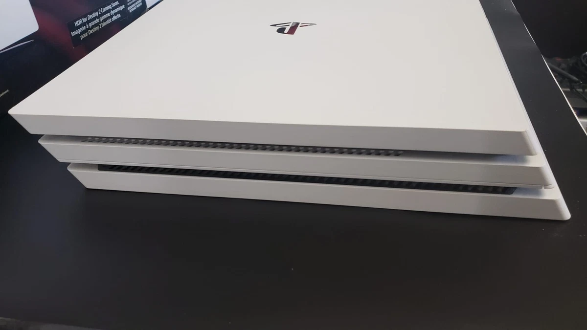 Ps4 pro white store edition