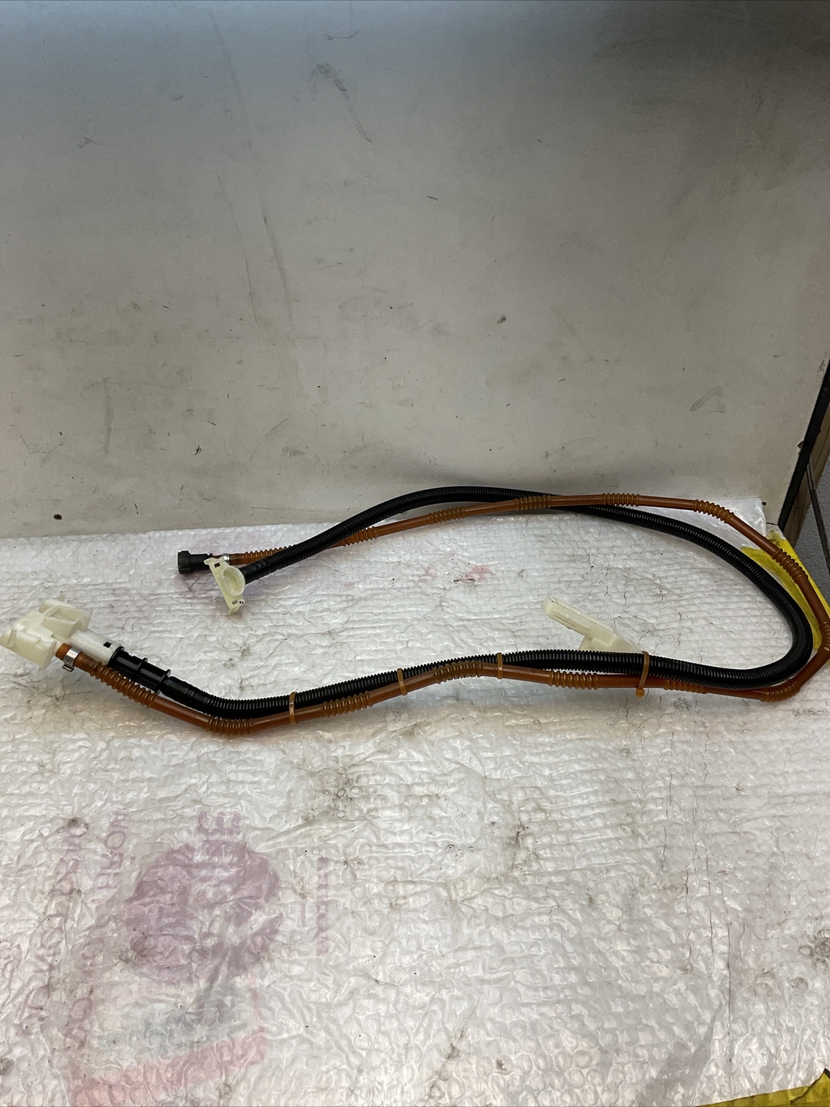 oem Genuine OEM Right Fuel Hose bentley VW/Audi 3D0919715J