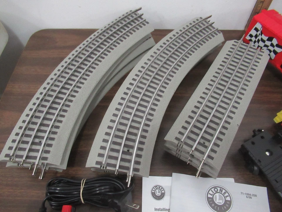 Lionel O Gauge Nascar Electric Train set IN BOX 5 trains track transformer - Image 4 of 4