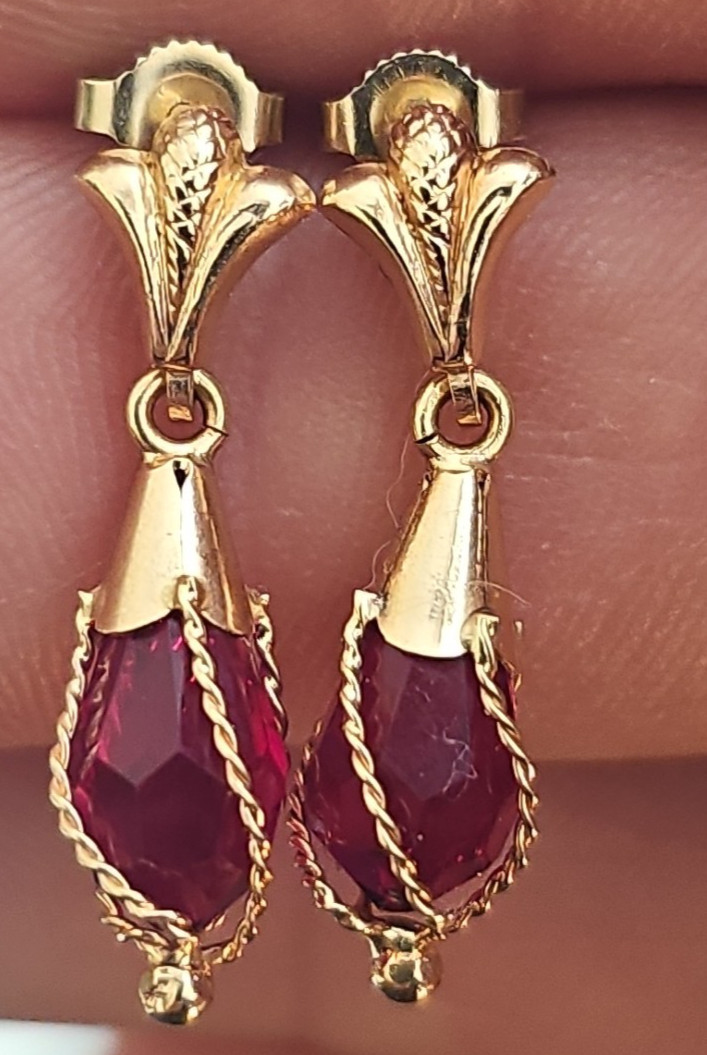 VTG 14k.Solid Yellow Gold Red Ruby Stone Caged Da… - image 2
