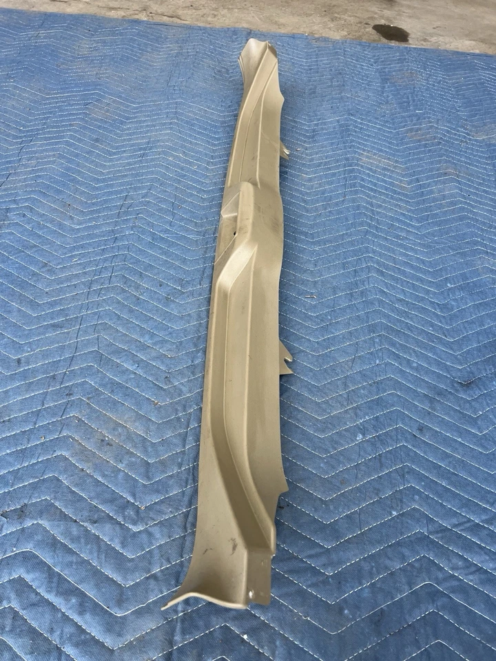 Volvo XC70 2008-2015 vagón maletero trasero entrada panel rasguño moldura bronceada OEM #4222E Foto 2 de 4