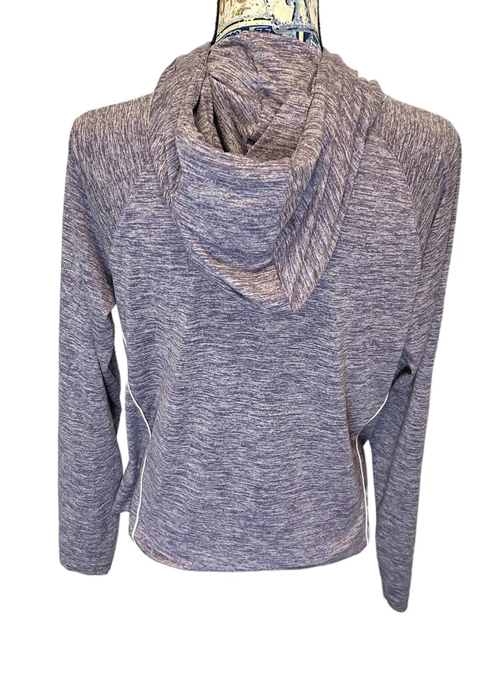 Top deportivo con capucha UA Under Armour suelto Heatgear L/S púrpura talla grande usado en excelente estado Foto 4 de 4